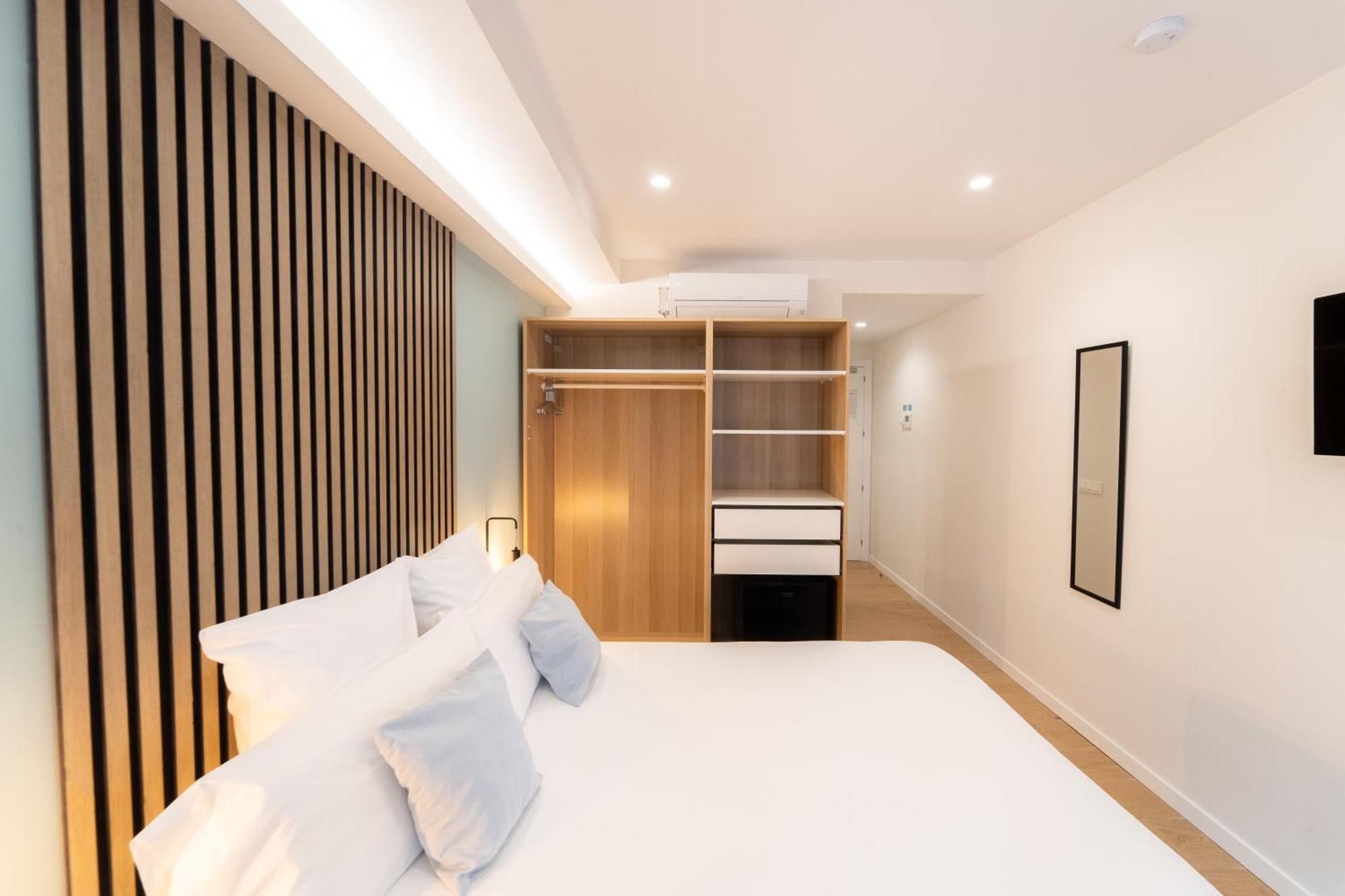 I'M Room Suites Nuevos Ministerios - Bernabeu 'Digital Access' Madrid Room photo